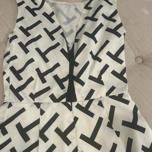 Romper - Picture 7 of 8